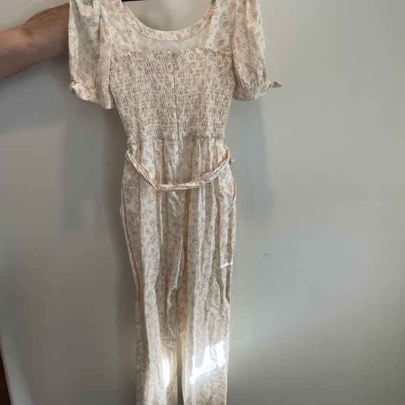 White floral jumpsuit ￼ - Picture 3 of 4